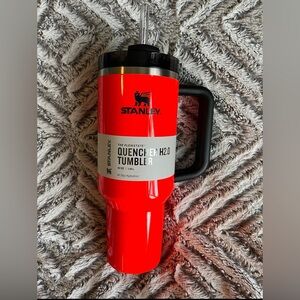 Stanley NEON ORANGE Quencher H2.0 Flowstate 40oz Tumbler